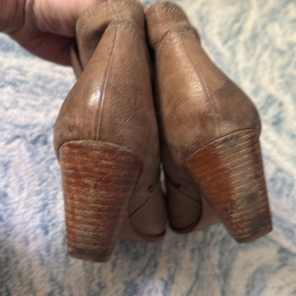 Frye Reina Leather Short Ankle Cuban Heeled Tan Boot Women's 8M Ash - Picture 4 of 6